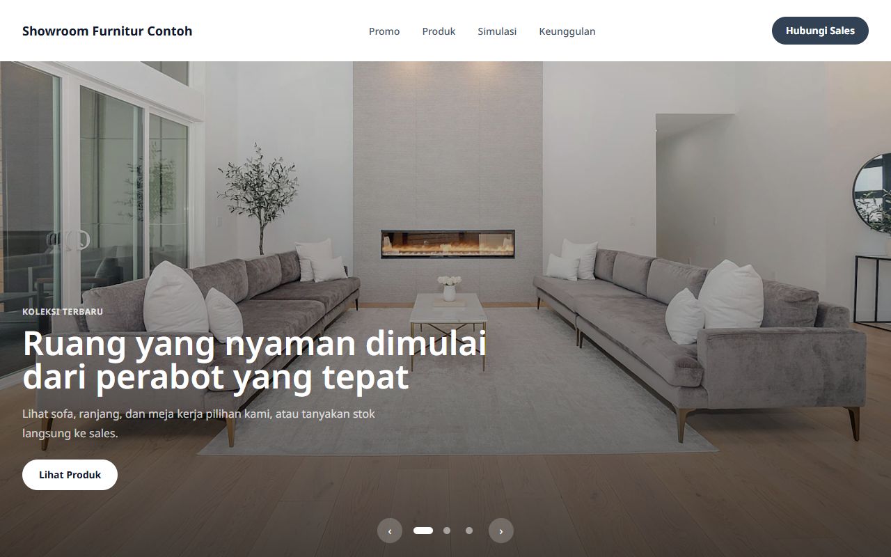 Beranda tema Showroom di desktop: ruang tamu dengan sofa abu-abu dan menu navigasi